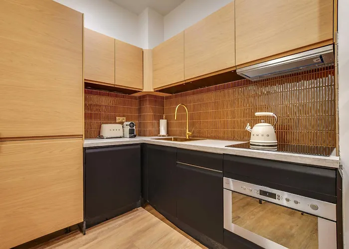 Beaufitul Apmt - Ac -2br-6p- Notre Dame Daire *